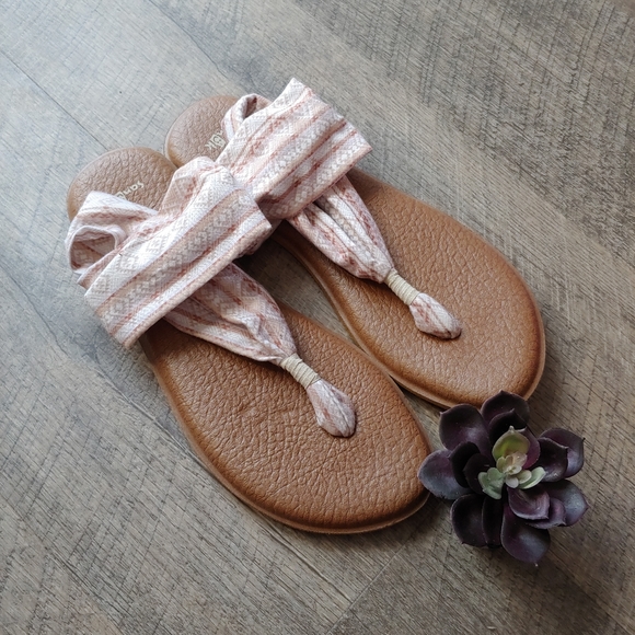 Sanuk Shoes - Sanuk Brown Yoga Sandals Stretch